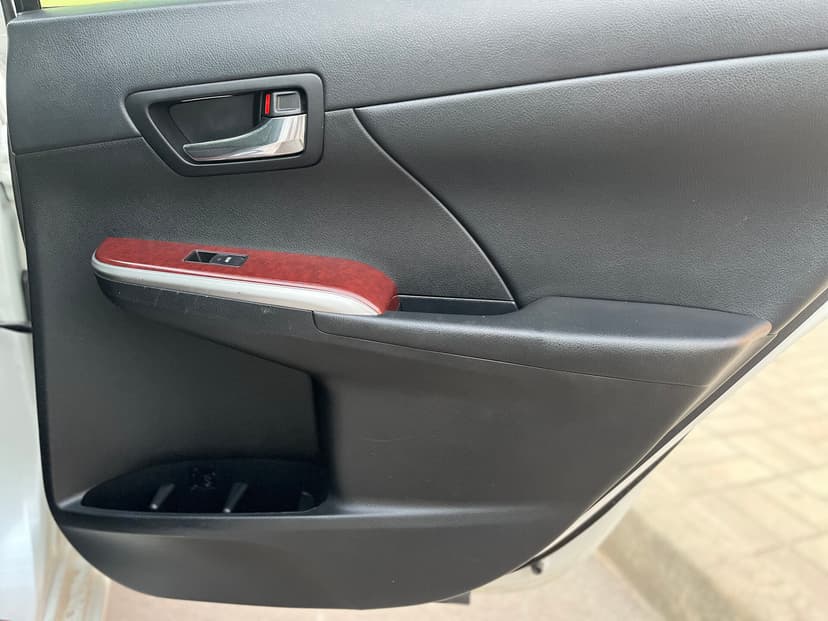 toyota-camry-2014-568-27