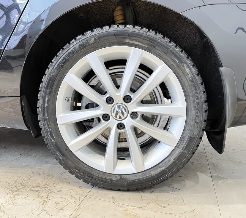 volkswagen-passat-2012-1214-12