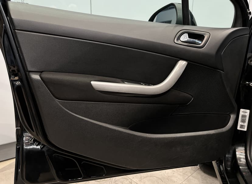 peugeot-308-2010-1132-9