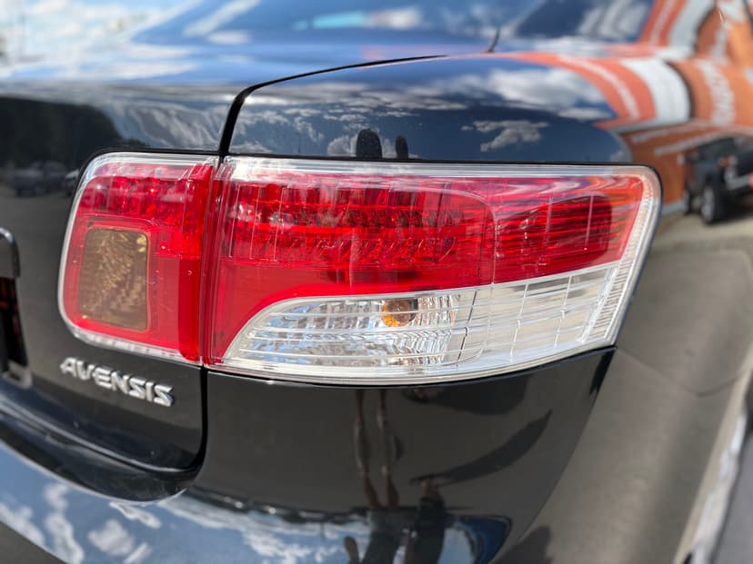 toyota-avensis-2010-185-9