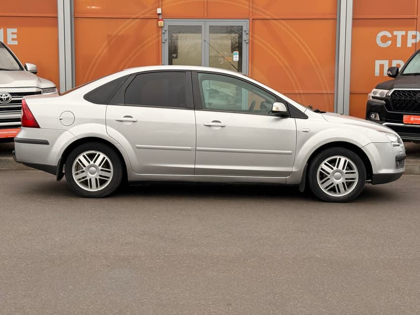 ford-focus-2007-789-3