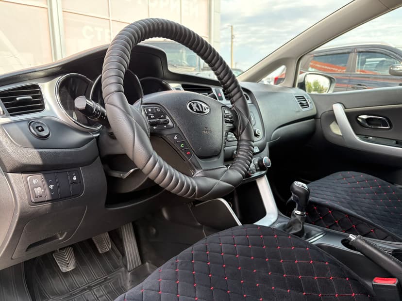 kia-ceed-2013-175-18