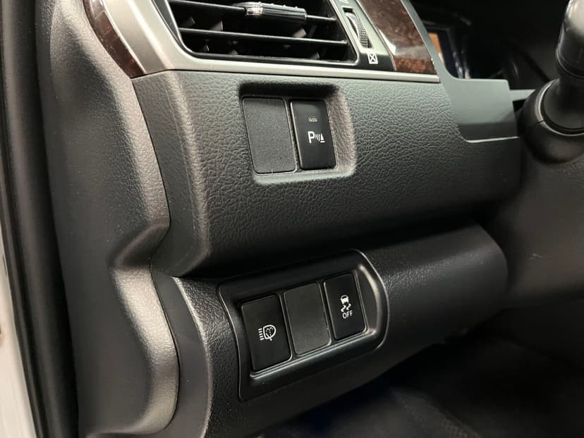 toyota-camry-2017-56-10