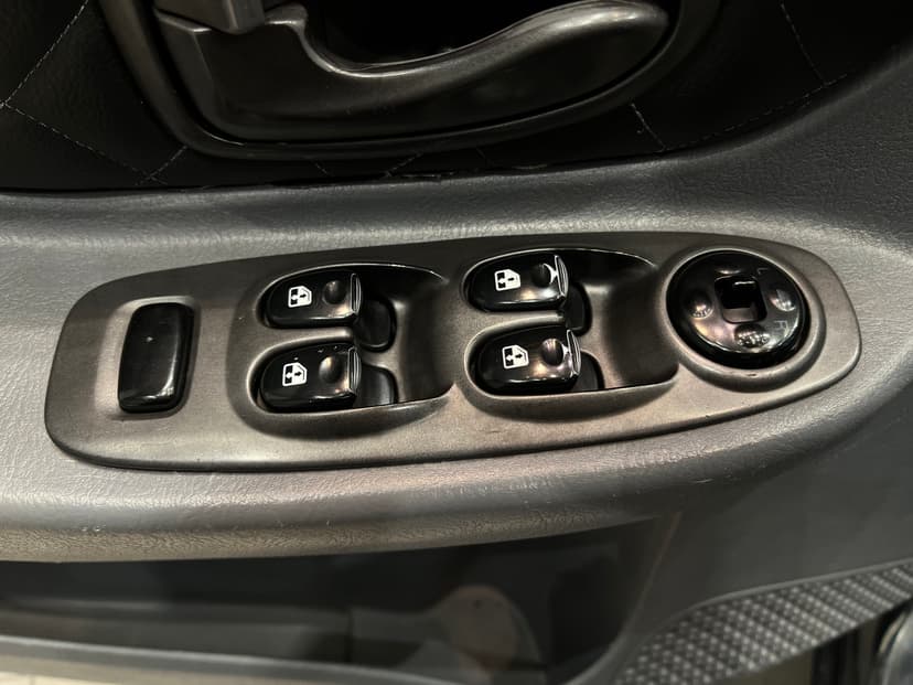 hyundai-accent-2005-1088-4