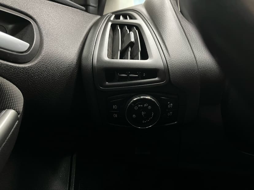 ford-focus-2015-164-13